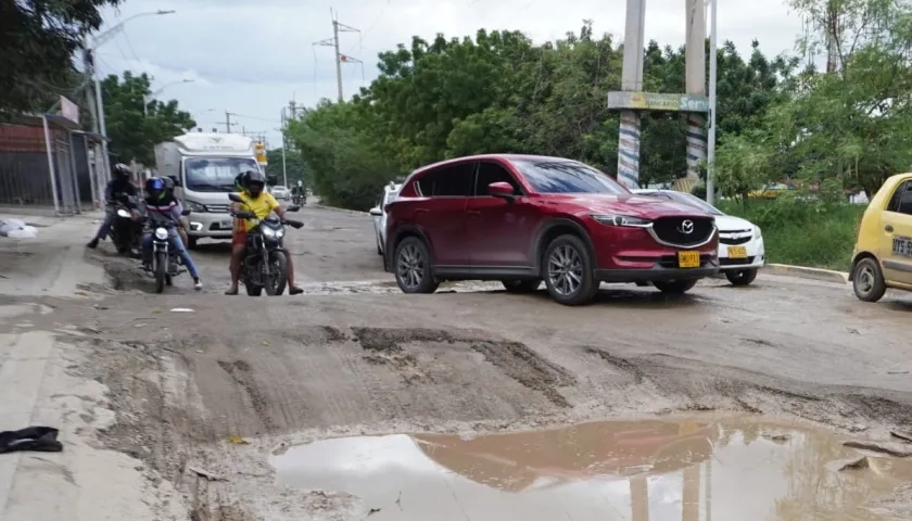 Aspecto del mal estado de la vía Circunvalar entre la Murillo y Calle 30.