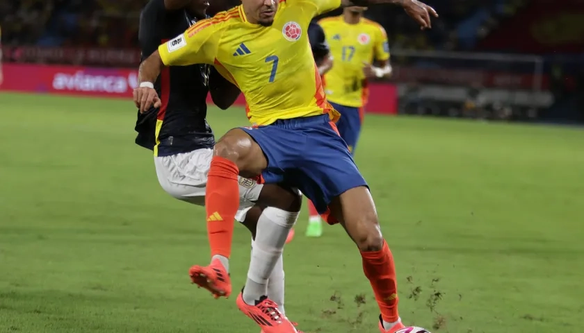 Luis Díaz ante Ecuador.