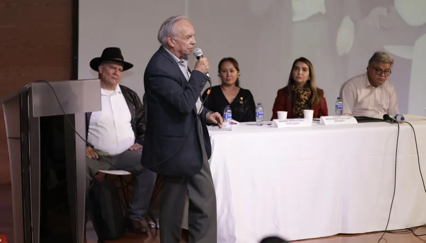 Ministro Ricardo Bonilla ante la Comisión VII del Senado.