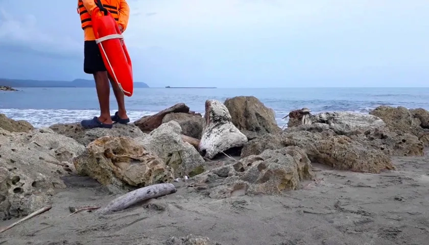 Salvavida en playa del Atlántico