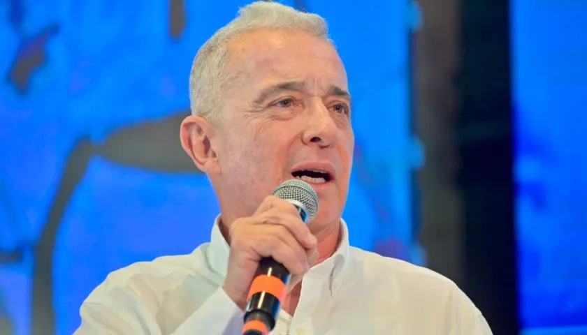 Álvaro Uribe Vélez en el foro de energía este sábado en Barranquilla.