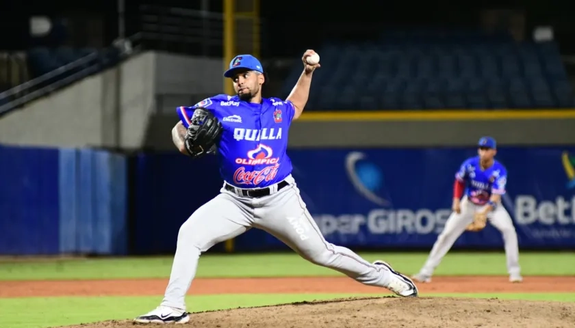 El zurdo dominicano Jhordany Mezquita tiró cinco innings y se llevó el triunfo. 