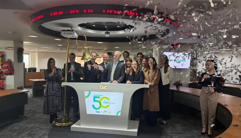 Simbólico toque de campana de Promigas en la Bolsa de Valores de Colombia.