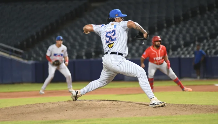 Jhordany Mezquita lanzó cinco entradas y fue el pitcher ganador. 