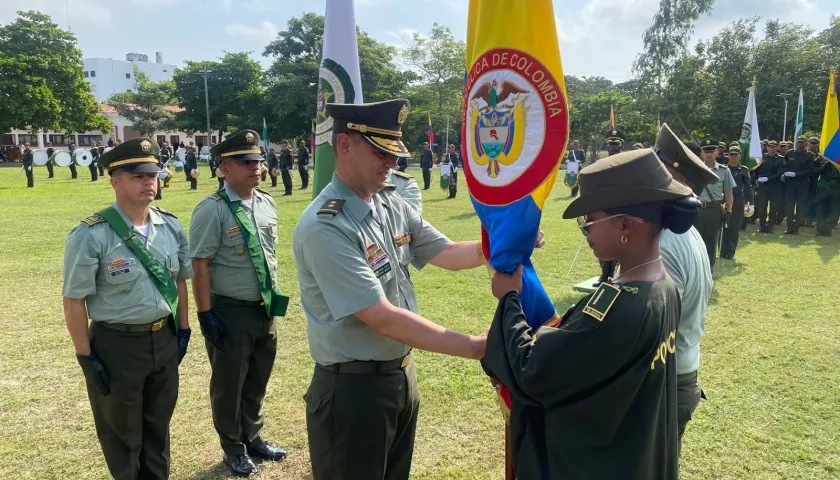 Ceremonia de graduación de 216 estudiantes.