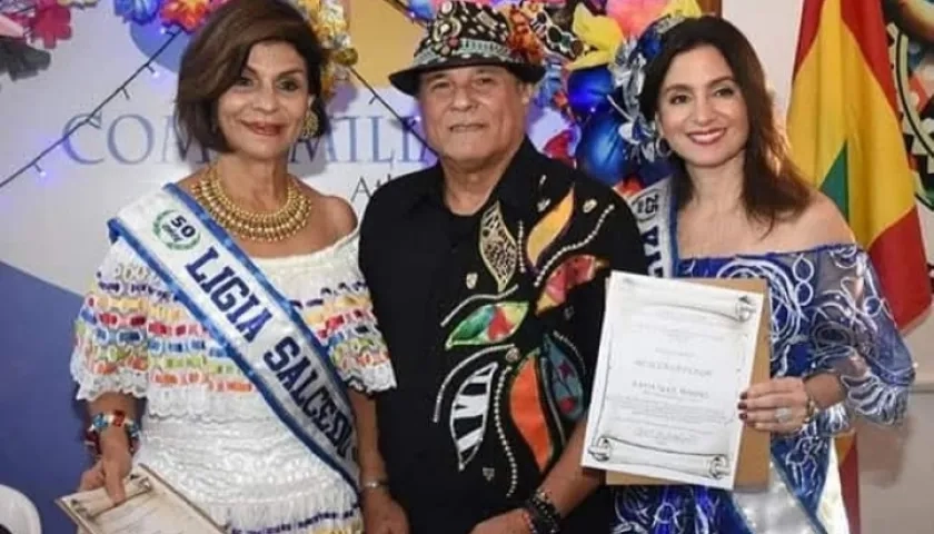 Alberto Martínez Pacheco y las reinas Ligia Salcedo y Kathia Nule.