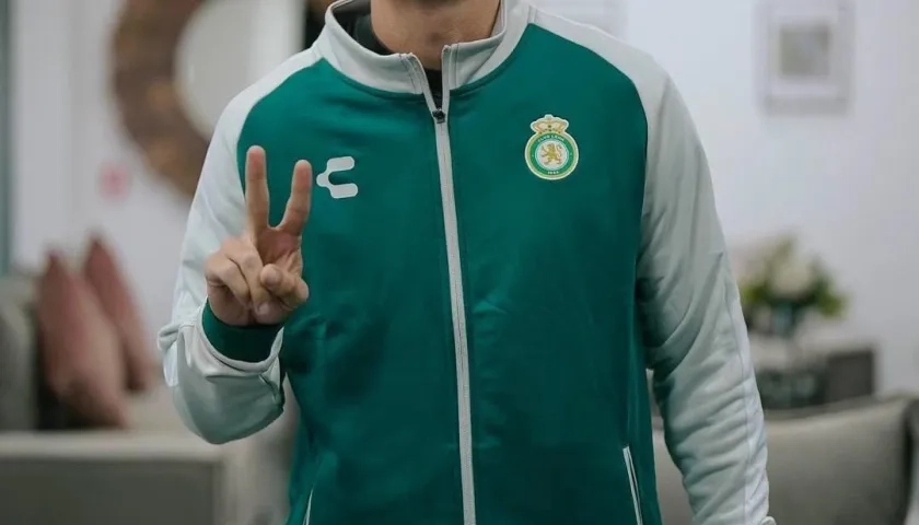 James Rodríguez con la indumentaria del Club León.