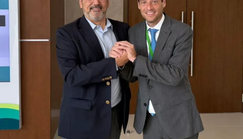 Sergio Díaz-Granados, presidente del CAF, y el senador Mauricio Gómez. 