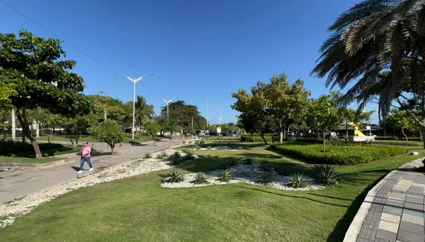 Así luce la zona verde de la calle 30 con carrera 46.