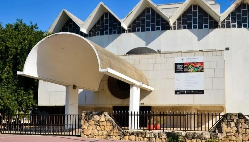 Teatro Amira de la Rosa. 