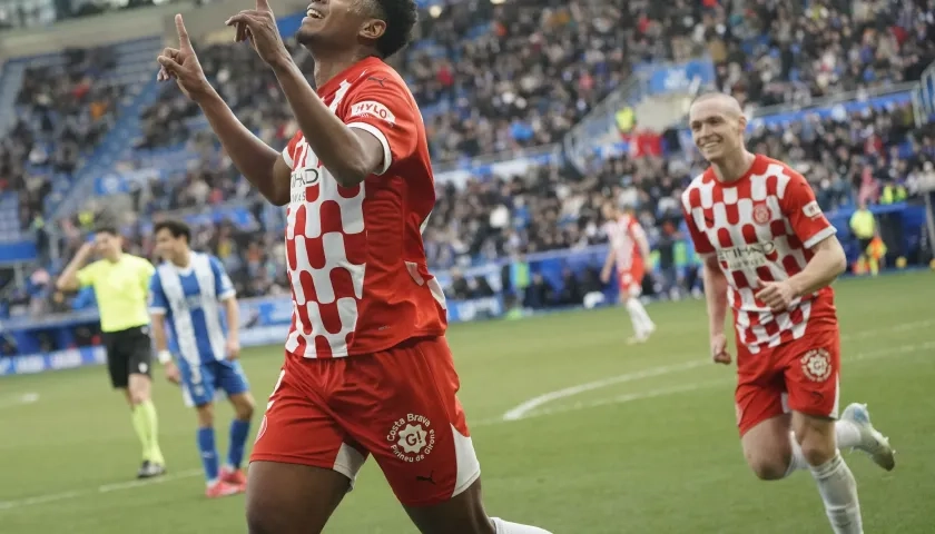 John Solis celebra tras marcar el gol que le dio la victoria al Girona sobre el Alavés.