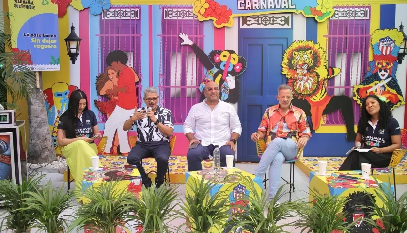 El director de la C.R.A., Jesús León Insignares, y el gerente de Carnaval S.A., Juan José Jaramillo.