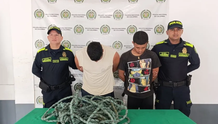 Las dos personas capturadas.