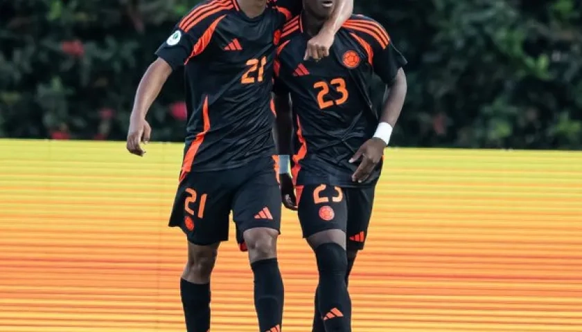 Neiser Villarreal celebrando su gol.