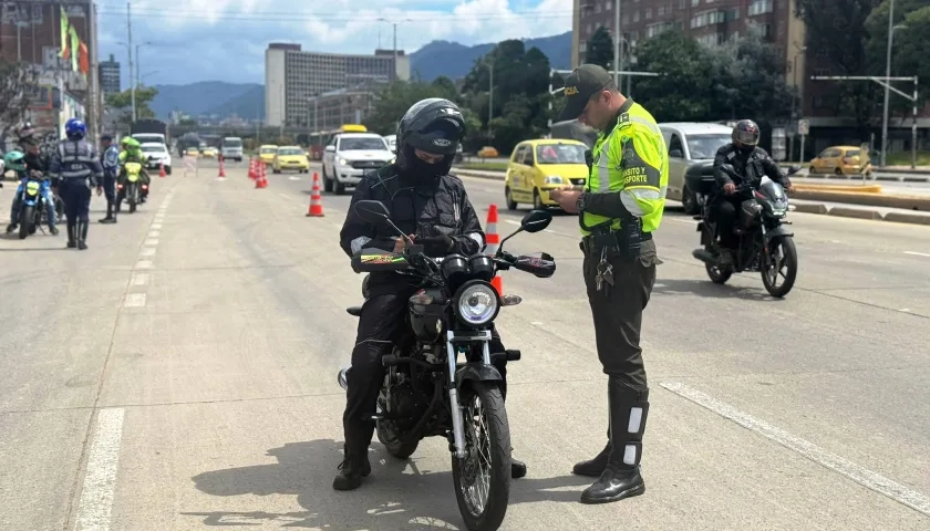Autoridades verifican cumplimiento de la jornada.