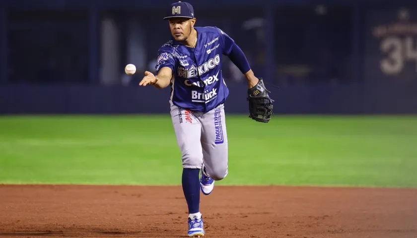 Reynaldo Rodríguez fue campeón de la Serie del Caribe en 2022 con Caimanes de Barranquilla.