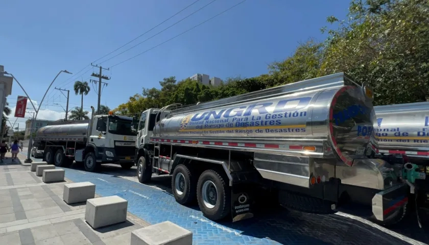 Carrotanques de la UNGRD. 