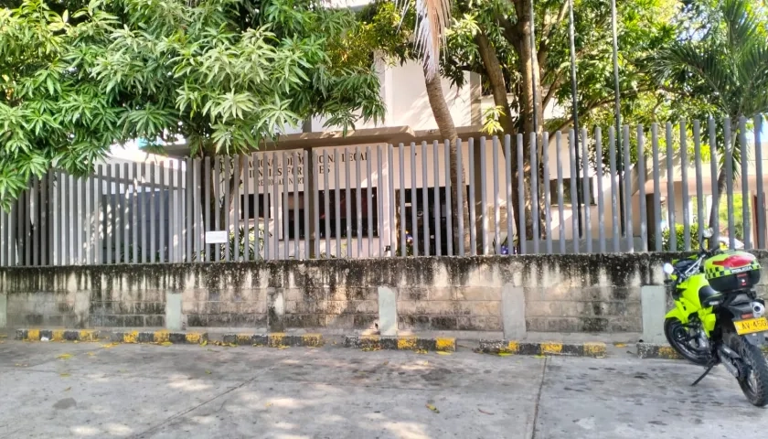 El cuerpo de la víctima fue trasladado a las dependencias de Medicina Legal. 