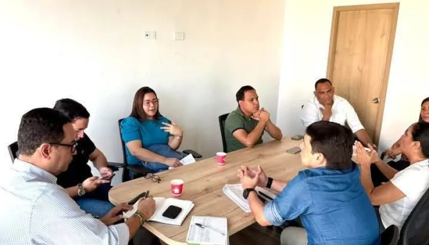 Mesa de trabajo en la Procuraduría el 30 de enero de 2025.