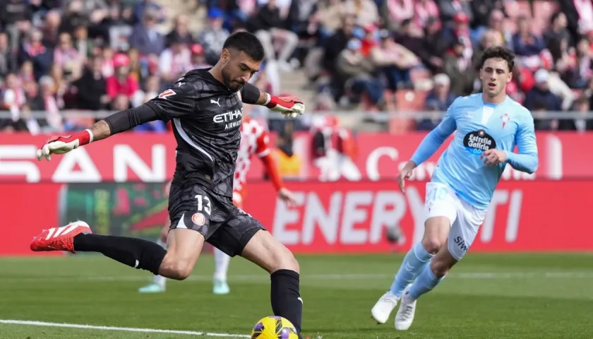 El argentino Paulo Gazzaniga, portero del Girona de España.