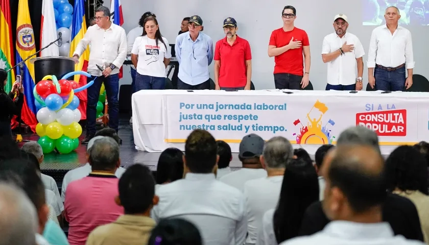 Senador Pedro Flórez y demás impulsores del comité.  