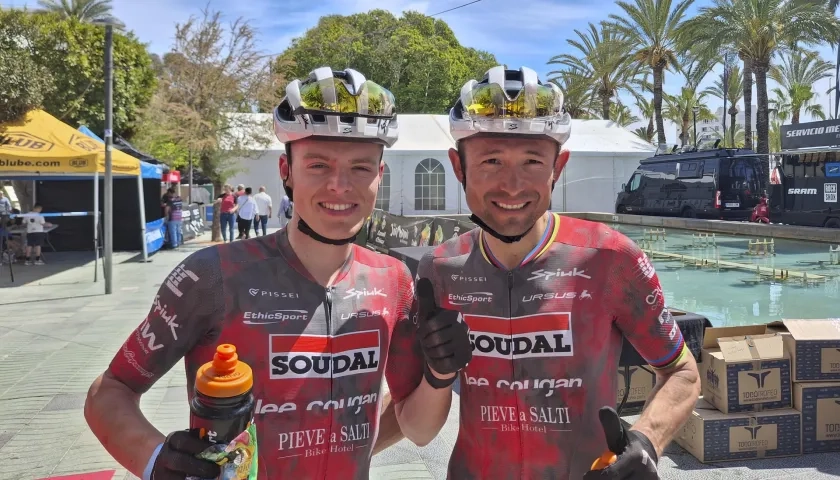 El colombiano Héctor Páez y el italiano Dario Cherchi.