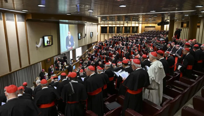 Cardenales durante la sexta congregación en Roma.
