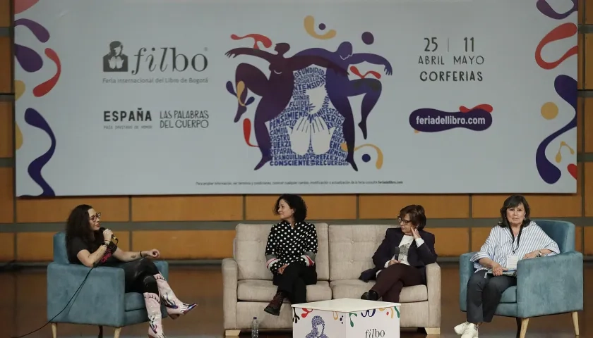 Las escritoras colombianas Pilar Quintana, Piedad Bonnett, y Laura Restrepo. 