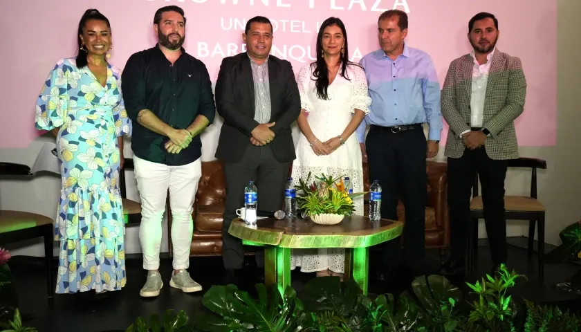 Juanita Molina, Jaime Alfaro, William Fonseca Castro, Marbel Ruiz, José Luis Páez y Andrés Torrente.
