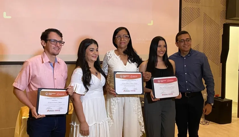 Reconocimiento a egresados. 