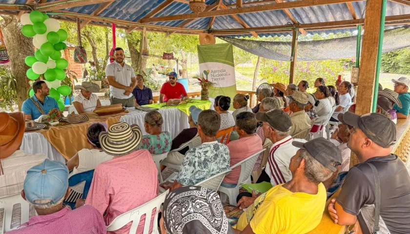 Agencia Nacional de Tierras formalizó propiedad privada de 43 familias campesinas en corregimiento de Cascajal, municipio de Sabanalarga.