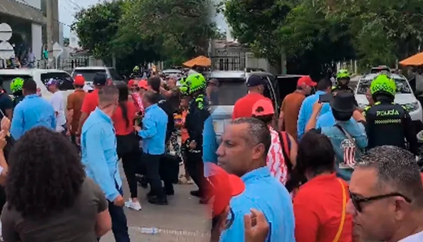 Momento en que el Gobernador Eduardo Verano se salió de la marcha. 