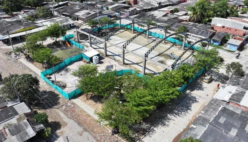 La obra en la cancha del barrio Las Malvinas.