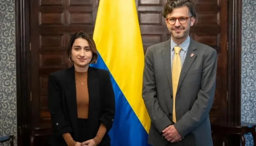 La Canciller Laura Sarabia y el Viceministro de asuntos multilaterales, Mauricio Jaramillo Jassir.