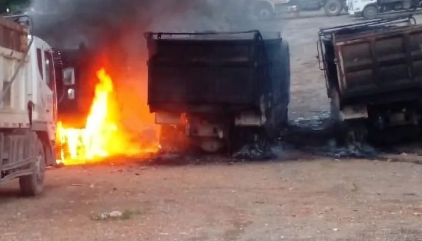 Vehículo incinerado.