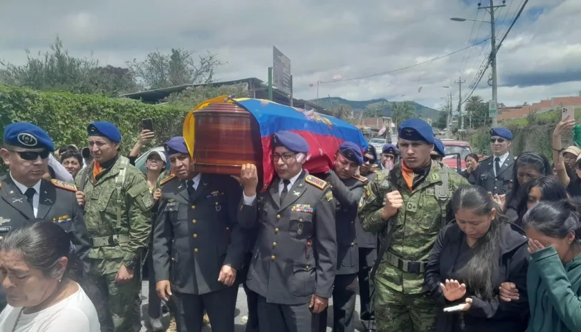 Los soldados fueron despedidos por el Ejército este domingo. 
