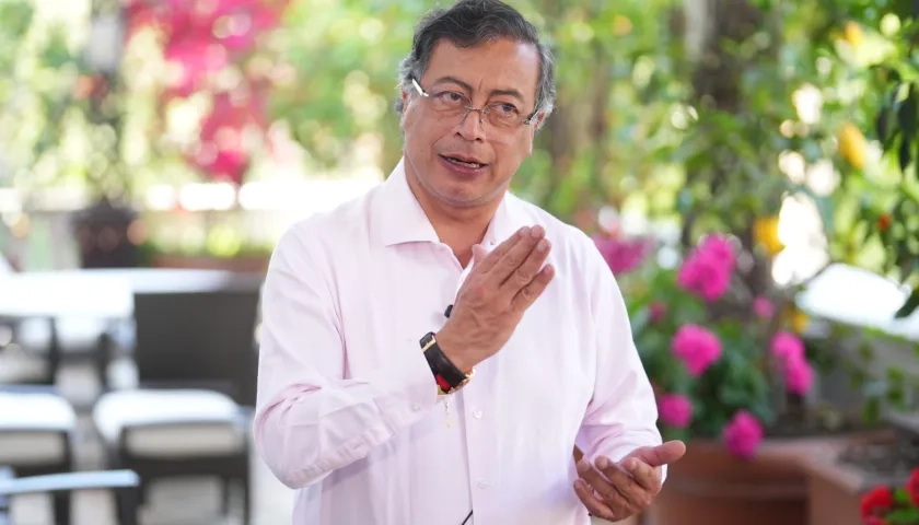 El Presidente Gustavo Petro en su declaración a medios tras encuentro con el Papa León XIV. 