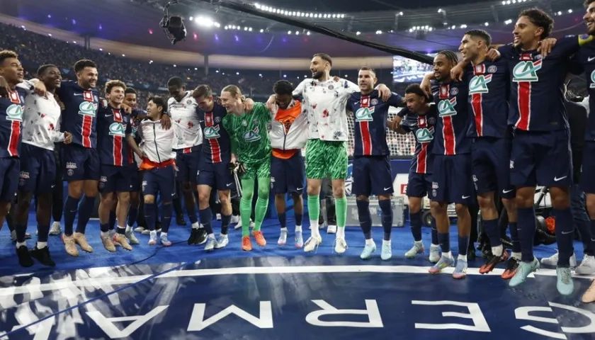 Jugadores del PSG celebrando la obtención de la Copa de Francia.