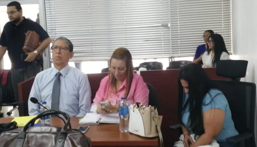 Dayana Jael Jassir De la Hoz (derecha).