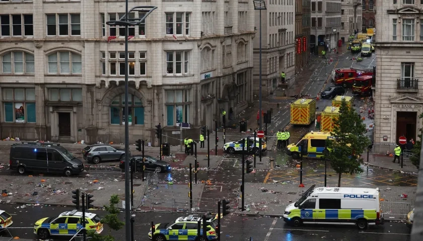 Lugar donde el vehículo colisionó con los seguidores del Liverpool.