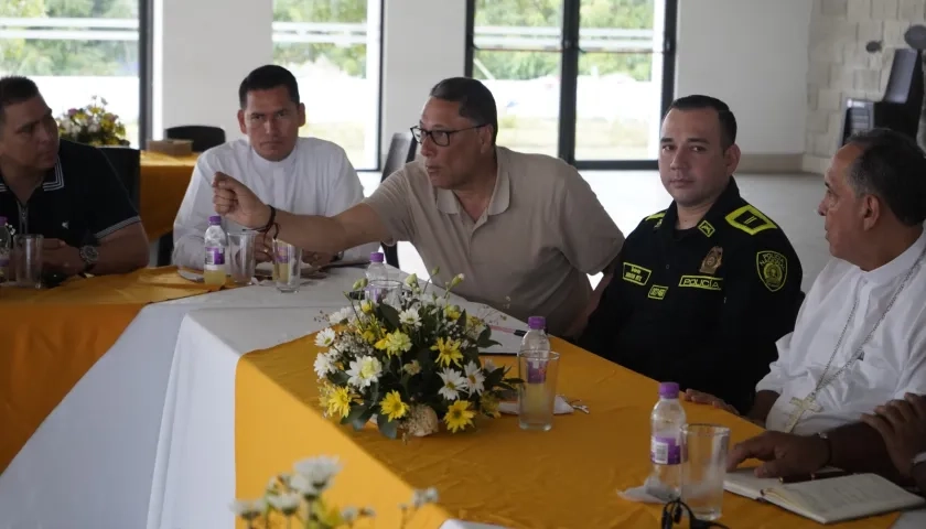 Reunión entre la Policía, Gobernación y el Arzobispo de Barranquilla. 