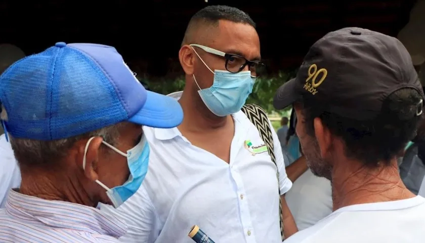 Uber Enrique Banquez Martínez, alias ‘Juancho Dique’ (centro).