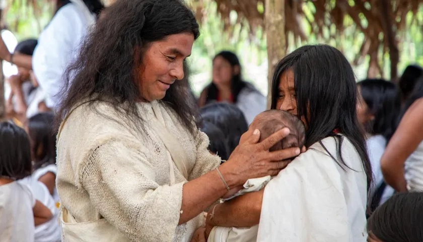 La autorización se concedió a parteras, parteros y comunidades indígenas de ciertos departamentos. 