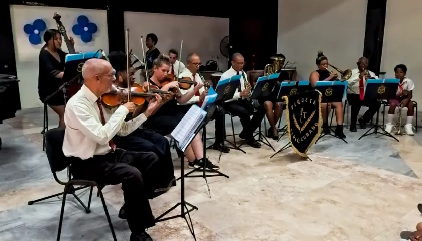 El Piquete Típico Cubano, durante la muestra musical.