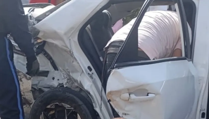 El accidente se registró en el kilómetro 27 de la vía entre Ciénaga y Barranquilla. 