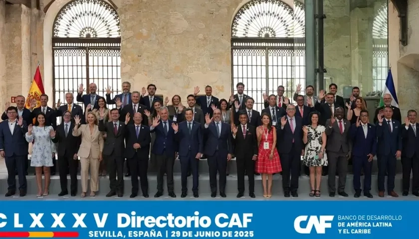 Asistentes a la reunión de Directorio, Banco de Desarrollo de América Latina y el Caribe.
