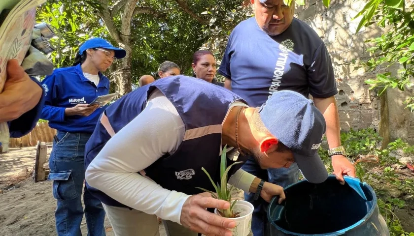 Funcionarios del Distrito realizan jornadas de búsqueda activa en La Playa. 
