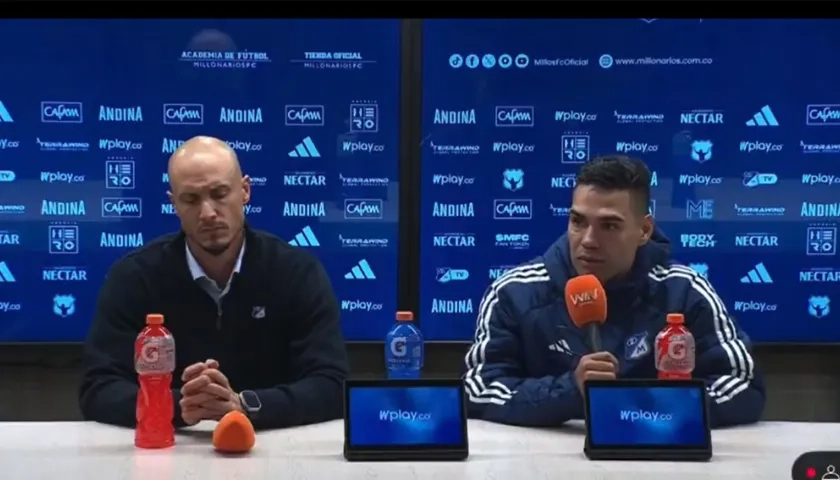 El técnico David González y Radamel Falcao García.