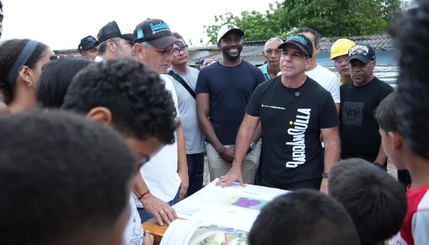 Alcalde Alejandro Char en el inicio de obras del parque Ciudad Modesto.