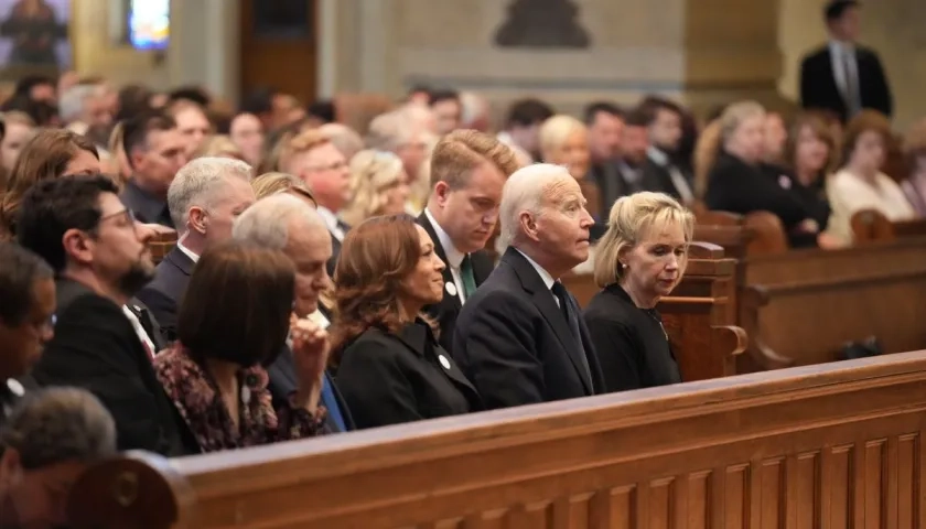 Joe Biden y Melissa Hortman en el funeral de la senadora Melissa Hortman.